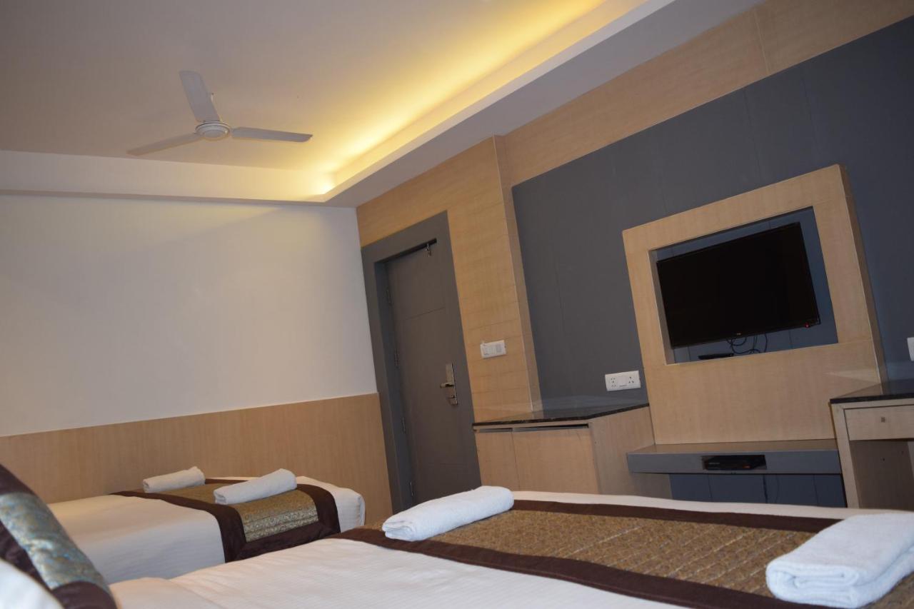 Hotel Superb 5 Mins Walk From New Delhi Station Exterior photo